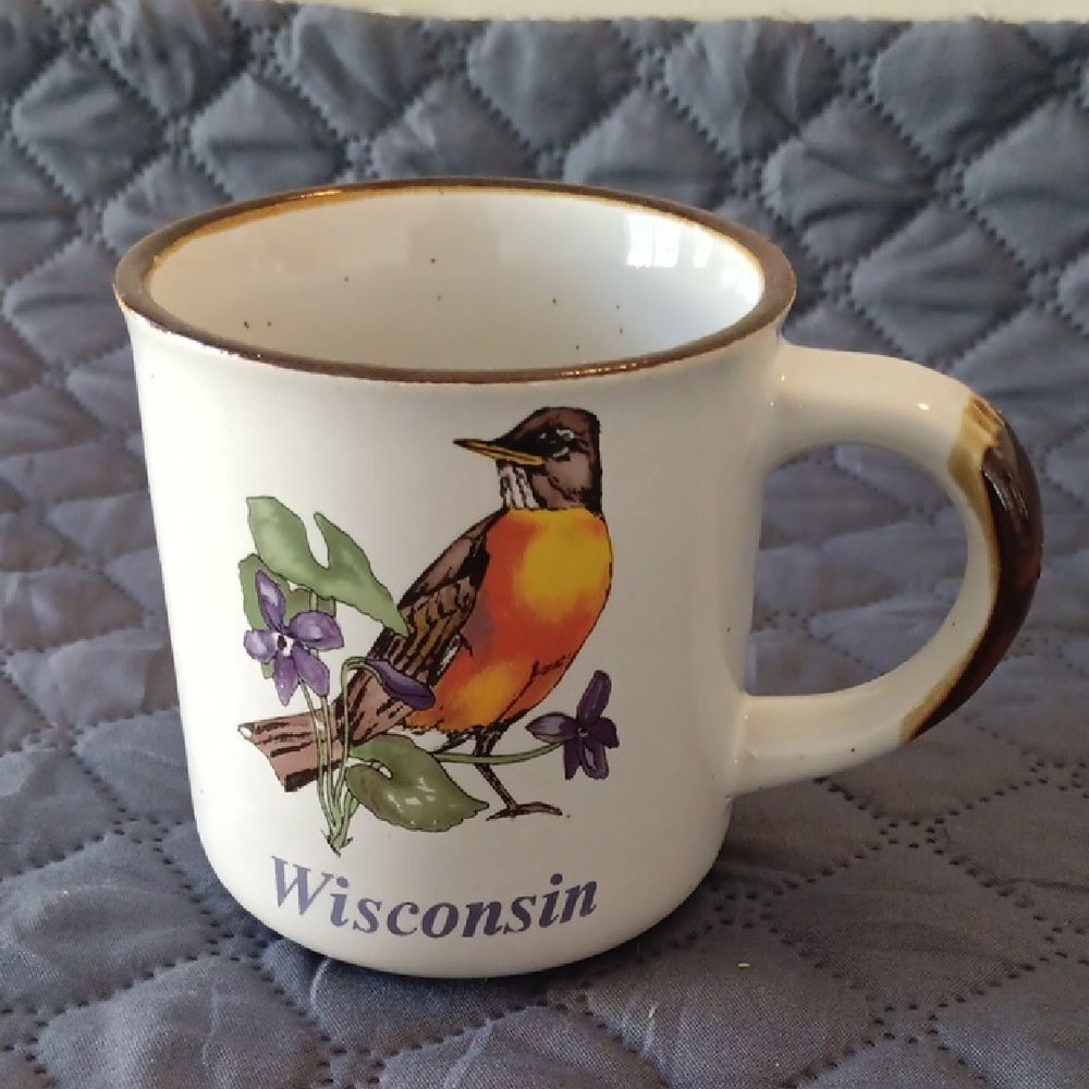 Wisconsin Bird Design Mug - White and Brown